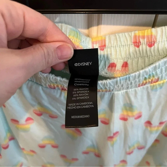 Disney Mickey Mouse Pajama Set Short sleeve top and shorts size Medium - Picture 8 of 9